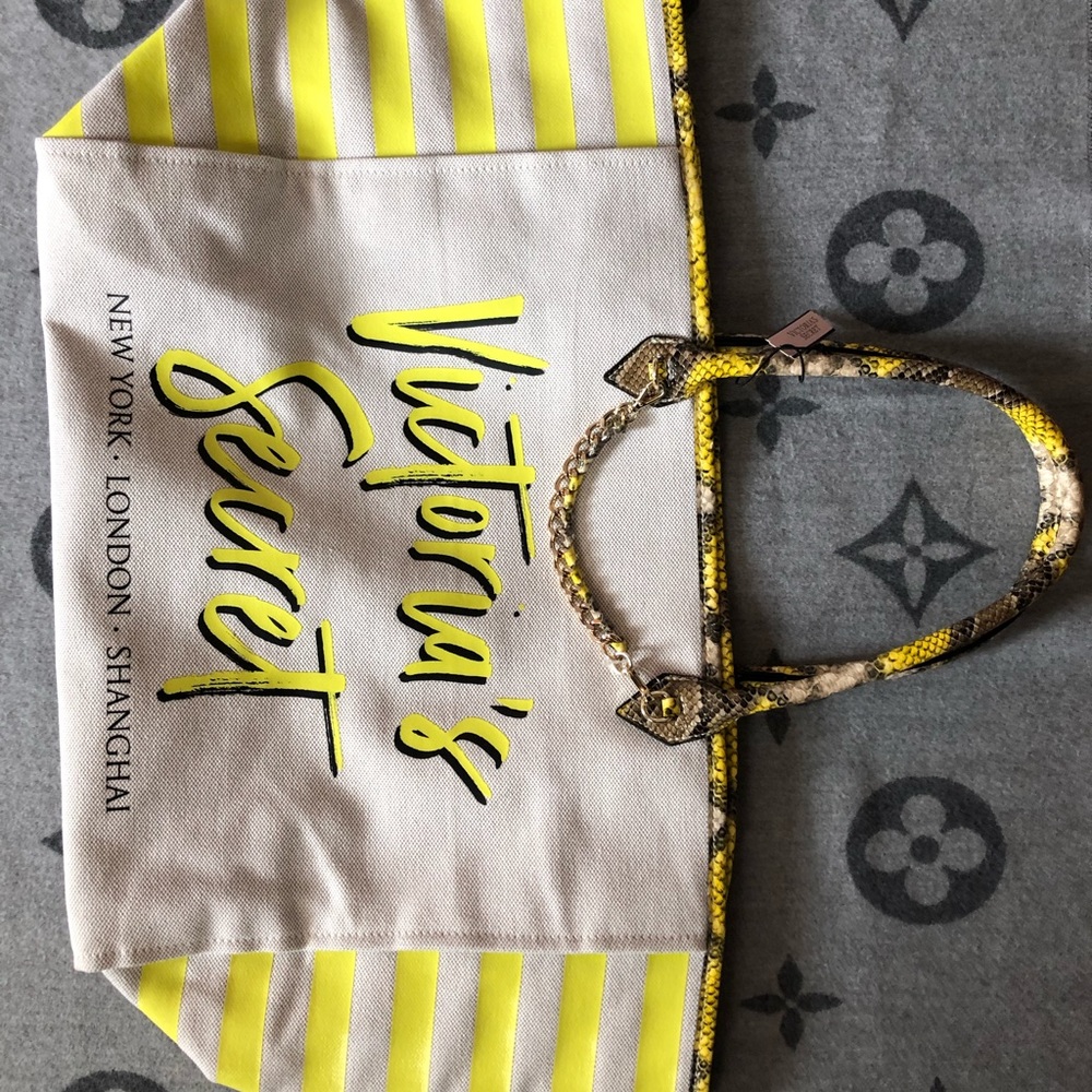 Victoria’s Secret canvas beach tote